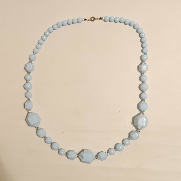 FASCINATING Powder Blue Geometric Plastic Bead Necklace VINTAGE 60s - Picture 2 of 8